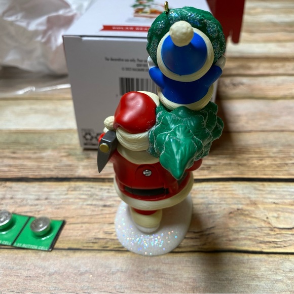 2022 Polar Bear Santa Hallmark Keepsake Ornament Club. NWT - Picture 9 of 12